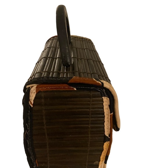 Rattan Bag - 6x8 x4 brown rattan , floral fabric accent, drop -2 NWOT - Picture 4 of 6